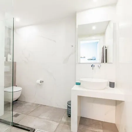 Modern White Tower Apartment Thessaloniki Exterior photo