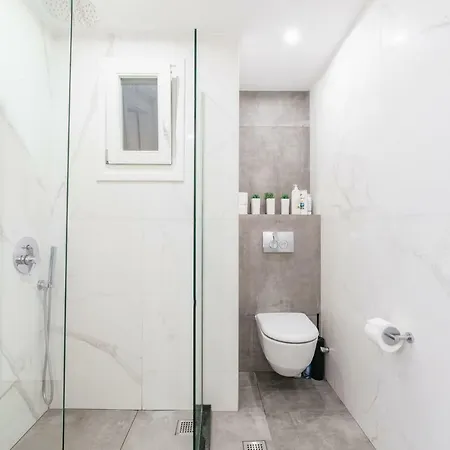 Modern White Tower Apartment Thessaloniki Exterior photo
